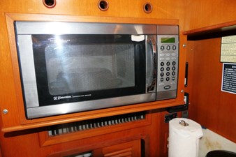 SUN BIRD 23 Galley Microwave