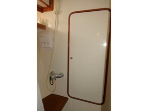 SUN BIRD 37 Guest Shower