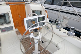 SUN BIRD 57 Cockpit Fwd Stbd