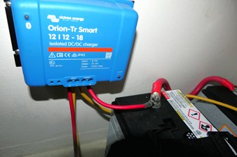 SUN BIRD 82 Battery Charger