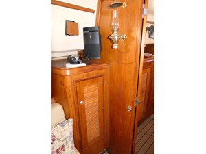 WILD BLUE 10 Salon Bulkhead Port