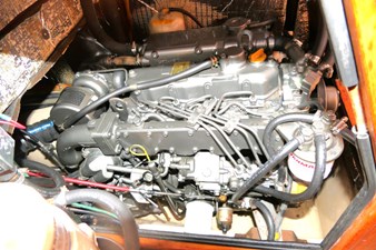 WILD BLUE 51 Engine Stbd