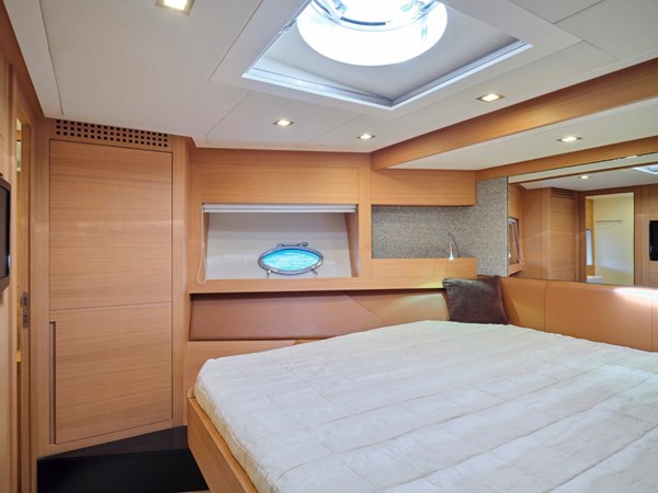 yachtImage_int_822_20500