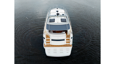 4600 SPORTS YACHT 21 