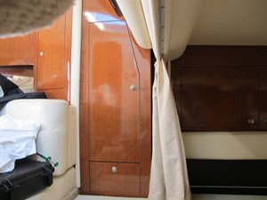 MELEKAI 2 10 Cabin stowage