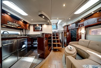 RECON ROYALE 7 Galley and lower salon