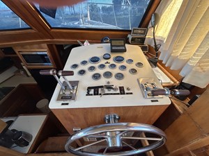 SEA PAUSE 16 Helm Controls
