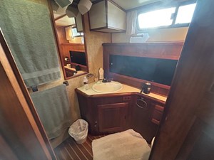 SEA PAUSE 29 Captain's Head