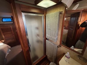 SEA PAUSE 30 Captain's Shower