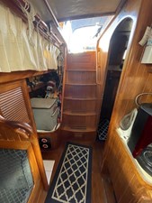 ZEPHYRUS 5 Companion Way