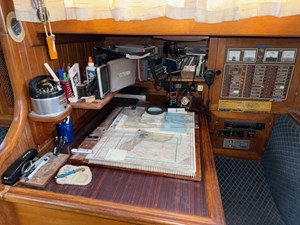 ZEPHYRUS 10 F42 Nav station