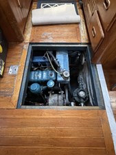 ZEPHYRUS 23 Engine Access