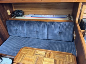 SOLITON PHOENIX 2 Starboard settee
