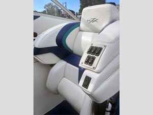 33' Donzi 1996 33ZX 25 