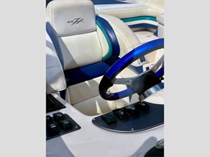 33' Donzi 1996 33ZX 30 