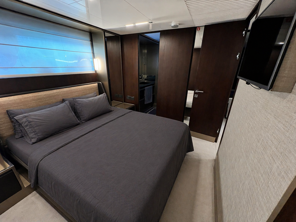 FERRETTI 850 - Yacht zu verkaufen