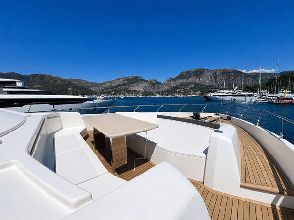 FERRETTI 850 - Yacht zu verkaufen