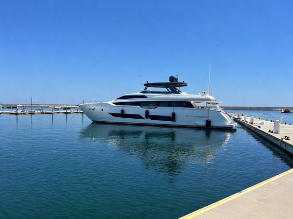 FERRETTI 850 - Yacht zu verkaufen