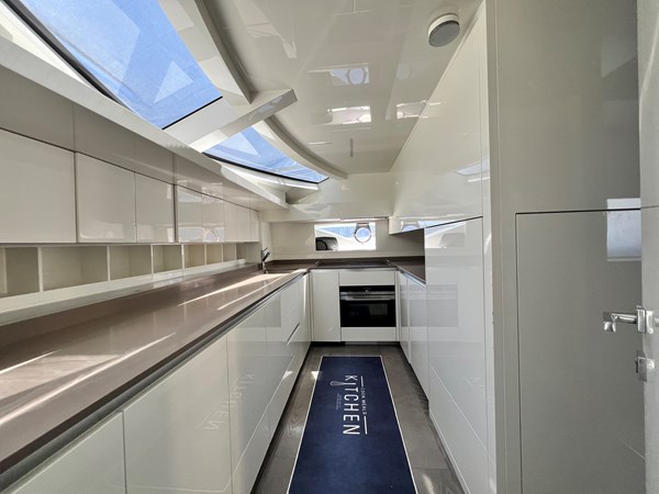 FERRETTI 850 - Yacht zu verkaufen