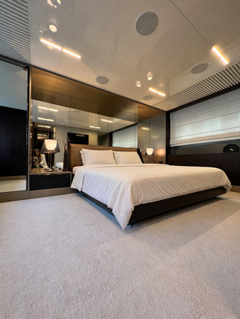 FERRETTI 850 - Yacht zu verkaufen