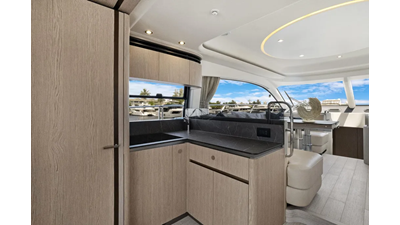 2025 Azimut 53 Fly  16 