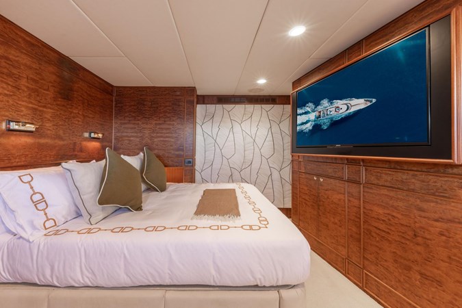 Guest double bed cabin