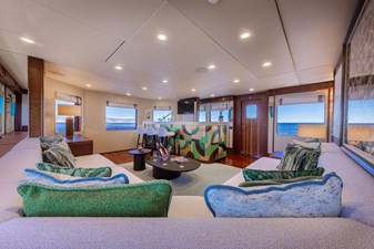 TAHI 8 Bridge deck lounge