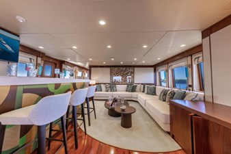 TAHI 9 Bridge deck lounge