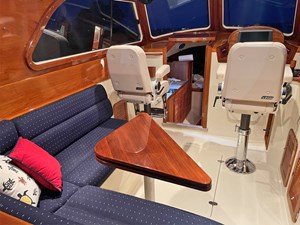 SOLEIL 9 SOLEIL, Hinckley Picnic 36 EP, Inside Cockpit