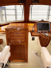 SOLEIL 12 SOLEIL, Hinckley Picnic 36 EP, Companionway