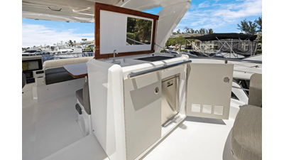 2019 Azimut 50 Flybridge 37 
