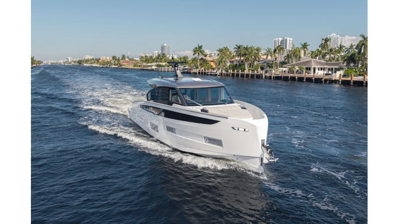 2025 AZIMUT SEADECK 6