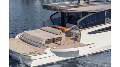 2025 Azimut Seadeck 6 14 