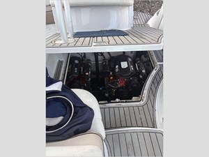 31' Four Winns 2007 318 5 