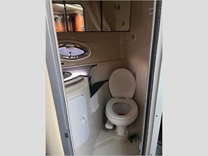 31' Four Winns 2007 318 14 