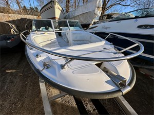20' Boston Whaler 1999 Ventura 4 