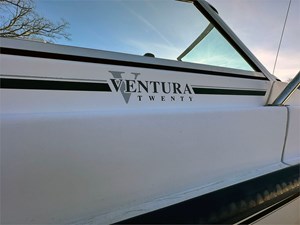 20' Boston Whaler 1999 Ventura 6 