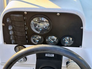 20' Boston Whaler 1999 Ventura 18 