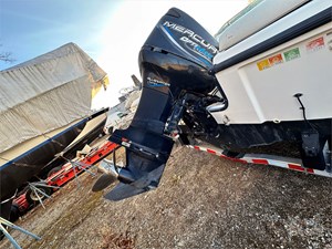 20' Boston Whaler 1999 Ventura 26 