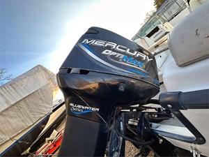 20' Boston Whaler 1999 Ventura 27 