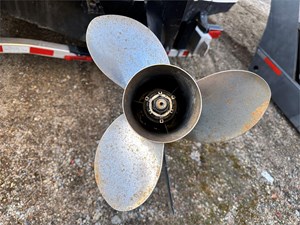 20' Boston Whaler 1999 Ventura 34 