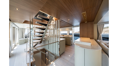 82 OCEAN ENCLOSED 20 