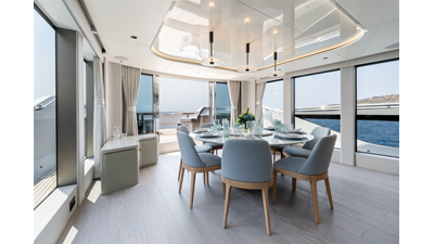 82 OCEAN ENCLOSED 25 