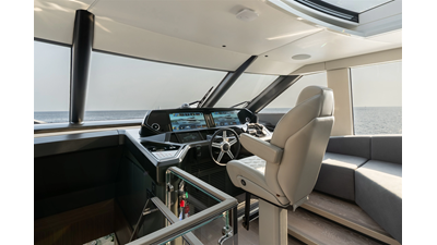 82 OCEAN ENCLOSED 51 