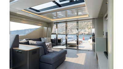 82 OCEAN ENCLOSED 53 