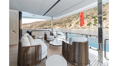 82 OCEAN ENCLOSED 12 