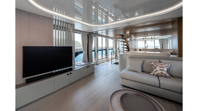 82 OCEAN ENCLOSED 16 