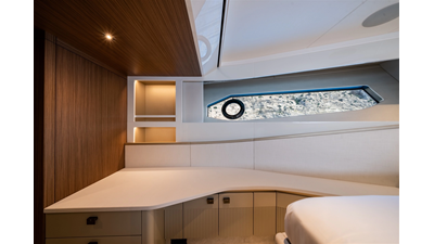 82 OCEAN ENCLOSED 41 