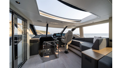 82 OCEAN ENCLOSED 50 