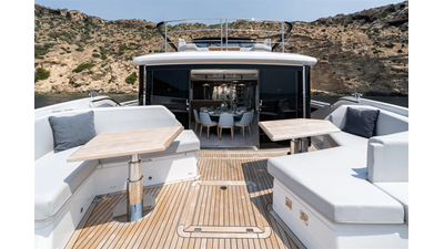 82 OCEAN ENCLOSED 29 